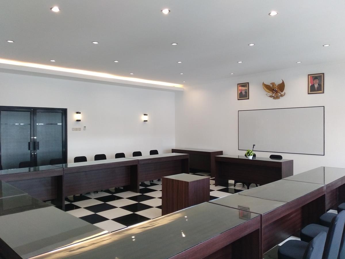 Charaka Cianjur Hotel